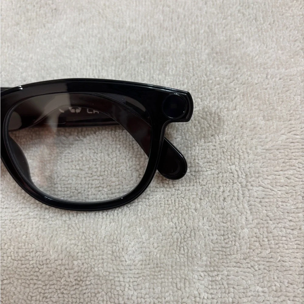 CY01 Smart Glasses - Sleek Black Design